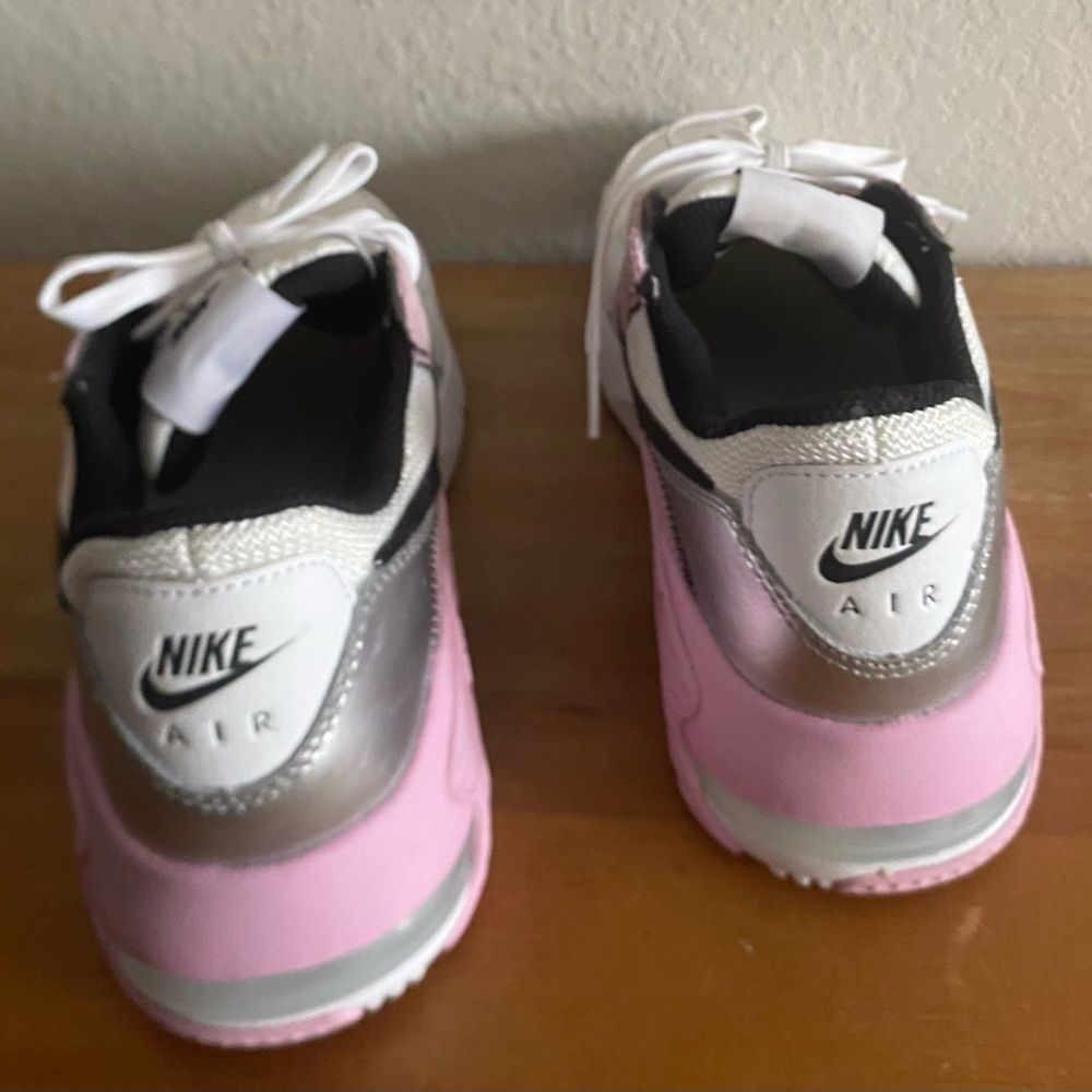 Nike Women's White Pink Black Air Max Sneakers - Picture 6 of 8